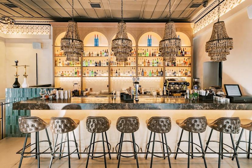 Yannis Bar